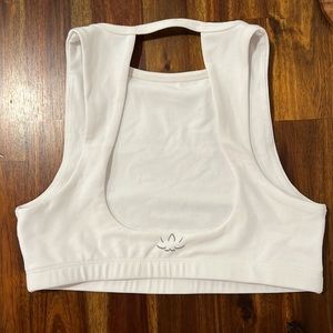 Beyond Yoga Open Back bra in white size XS - Never worn
